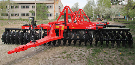 APVRS 810 Тяжелая прицепная V-образная дисковая борона Quivogne